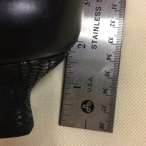 Vaneli snake and leather black low heels - Picture 3 of 6